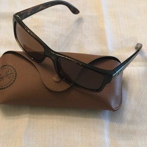 Ray-Ban Sunglasses like new in great condition.